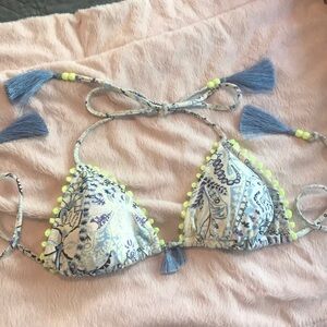 Victoria’s Secret print bikini top size small